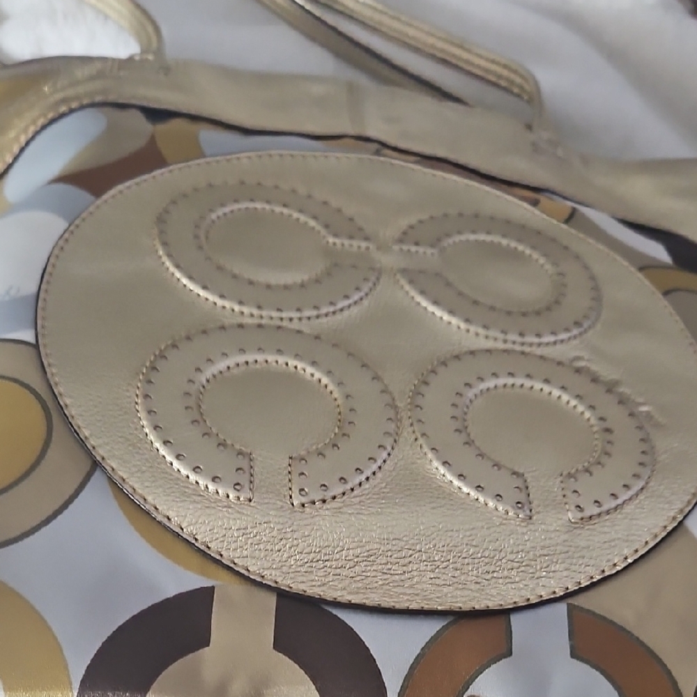 ๐โฃ๏ธCoach Metallic Gold and Brown Shoulder Bag๐๐ - Picture 11 of 12